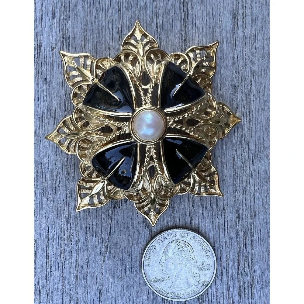 Vintage Monet Clover Maltese Cross Enamel Gold Tone Brooch